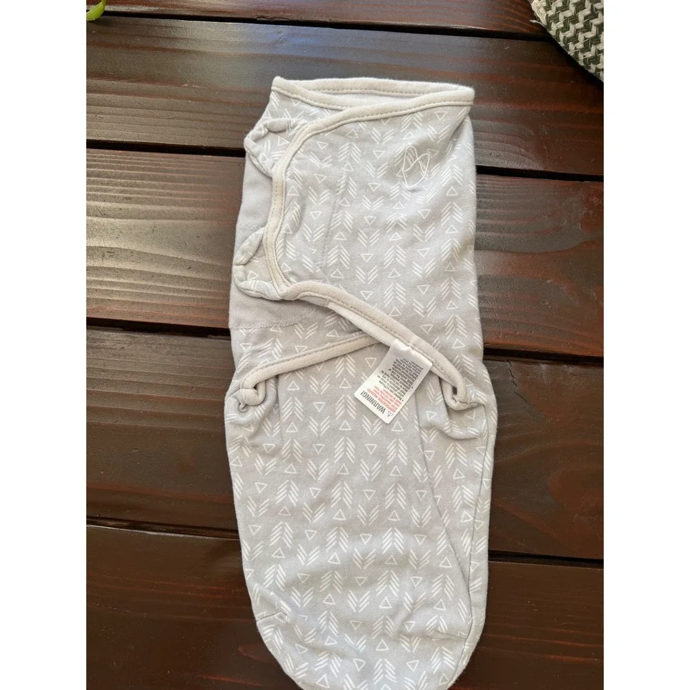 SwaddleMe Original Swaddle Gray White Arrow Print Cotton Infant Wrap SM/MED